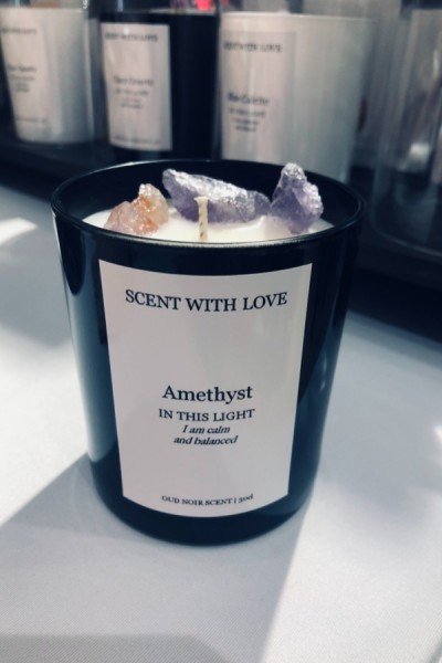 scentwithlove-crystalcandle-amethyst-scent-with-love-geurkaars-amethyst-oud-noir